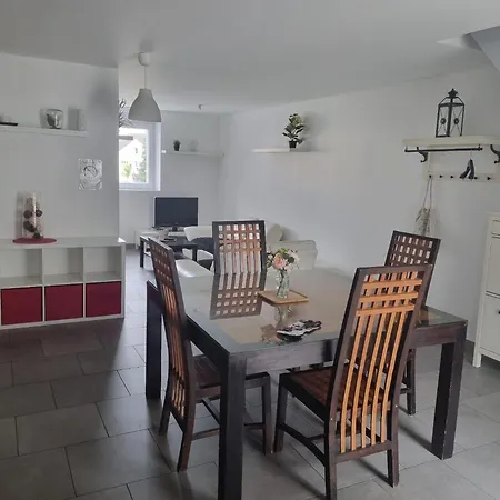 3 Apartment *